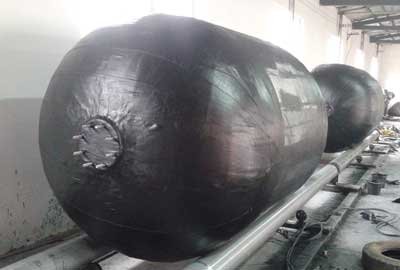 pneumatic-rubber-fenders-in-production